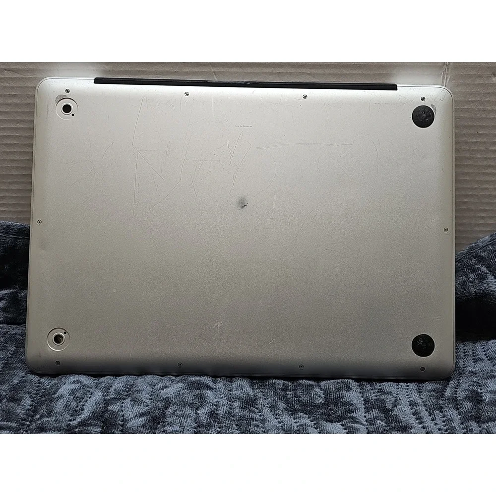 2009 Apple MacBook 13'' Core 2 Duo 2.53GHz 4GB RAM 250GB HD **parts